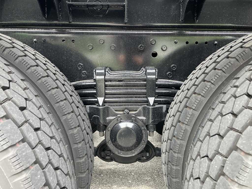 新明和 22t アームロール ハイルーフ AT 最大積載10600㎏|中古トラックの販売・買取・査定のアイナビ