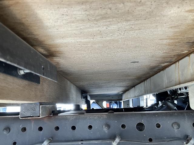 いすゞ|中古トラックの販売・買取・査定のアイナビ