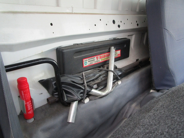 H.21年三菱ふそうキャンターアルミバンPG付3t積載|中古トラックの販売・買取・査定のアイナビ