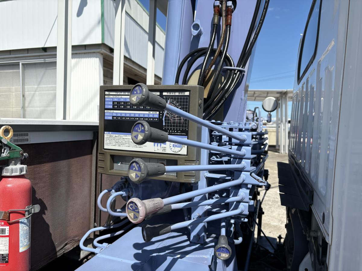 H19 エルフ 2t 3段クレーン|中古トラックの販売・買取・査定のアイナビ