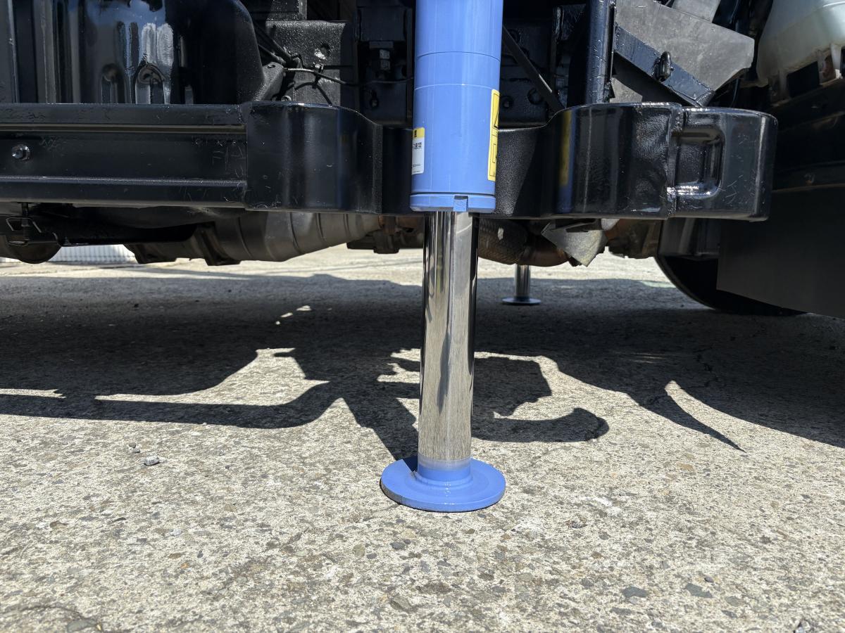 H19 エルフ 2t 3段クレーン|中古トラックの販売・買取・査定のアイナビ