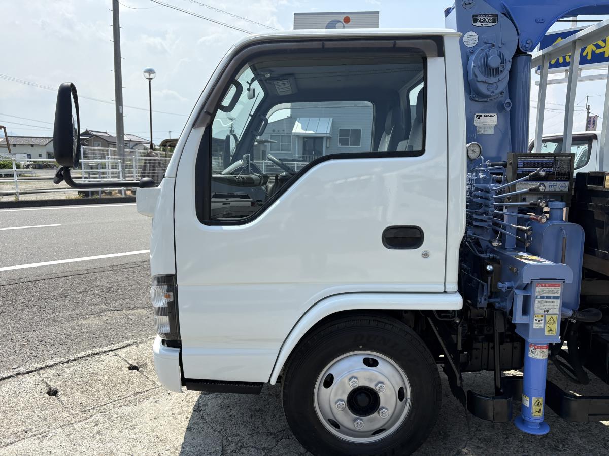 H18 タイタン 2t 3段クレーン|中古トラックの販売・買取・査定のアイナビ