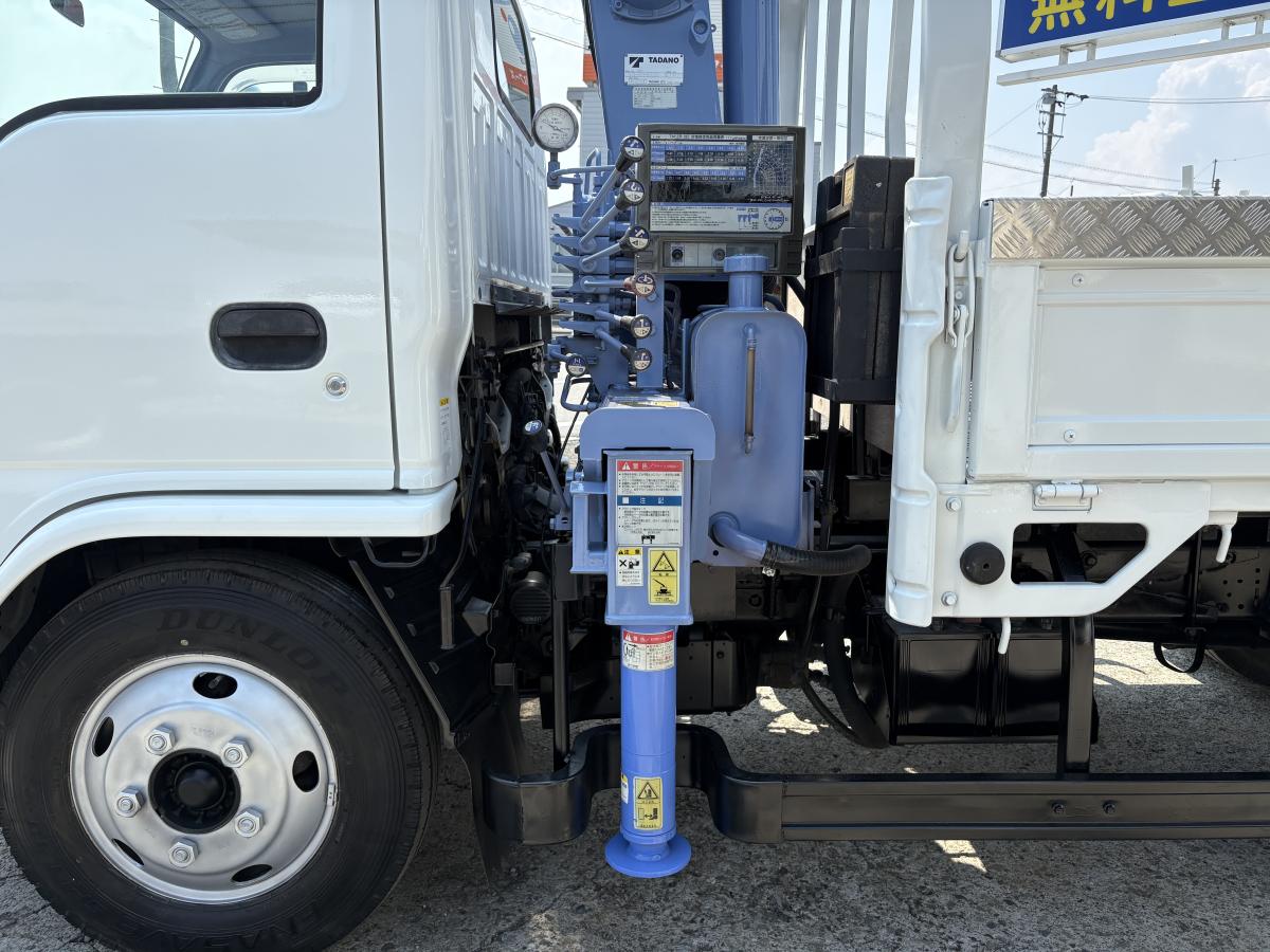 H18 タイタン 2t 3段クレーン|中古トラックの販売・買取・査定のアイナビ