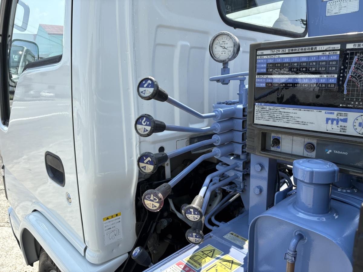 H18 タイタン 2t 3段クレーン|中古トラックの販売・買取・査定のアイナビ