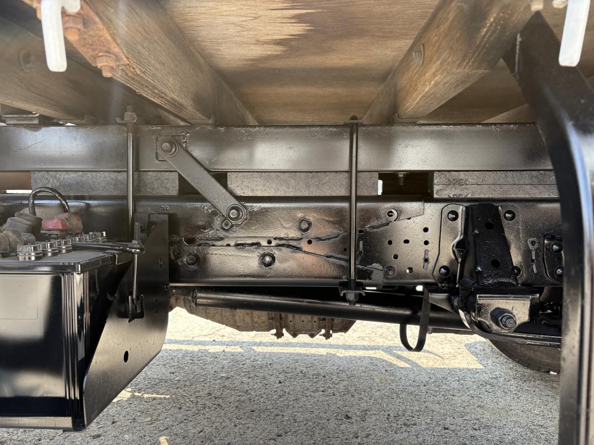 H18 タイタン 2t 3段クレーン|中古トラックの販売・買取・査定のアイナビ