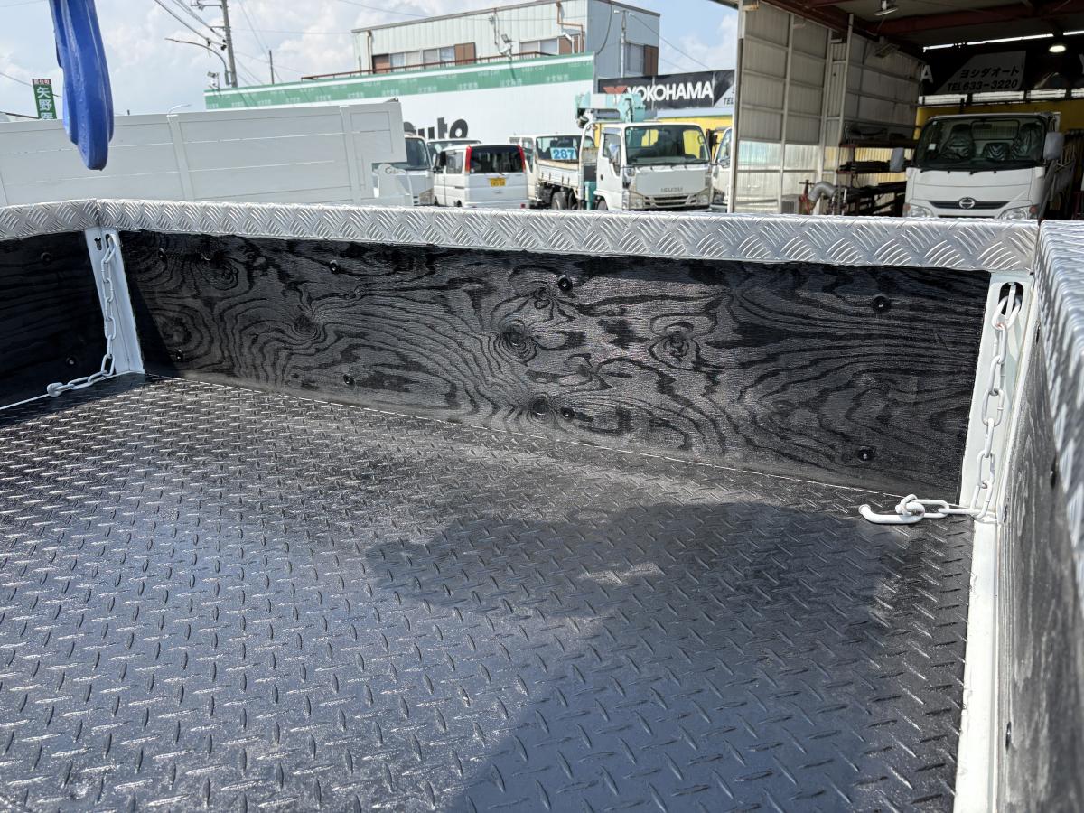 H18 タイタン 2t 3段クレーン|中古トラックの販売・買取・査定のアイナビ