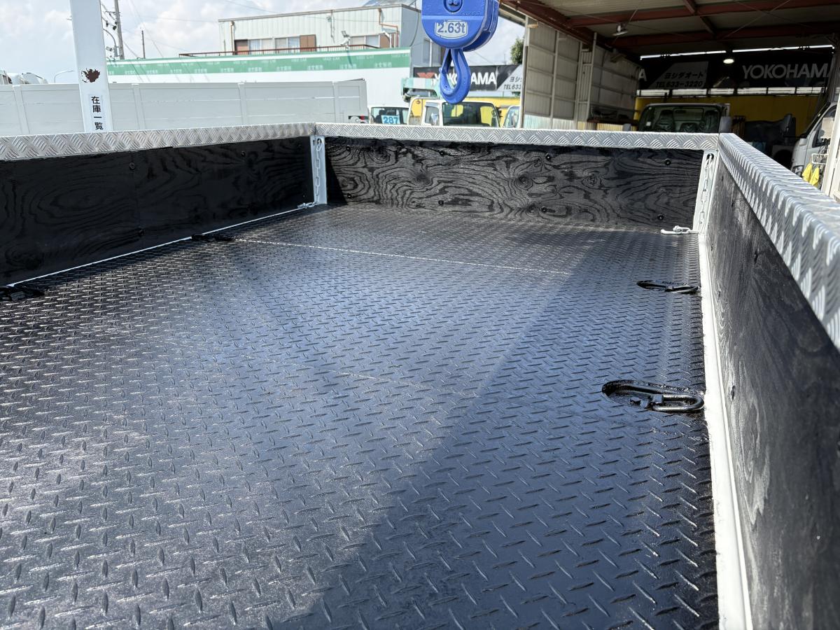 H18 タイタン 2t 3段クレーン|中古トラックの販売・買取・査定のアイナビ