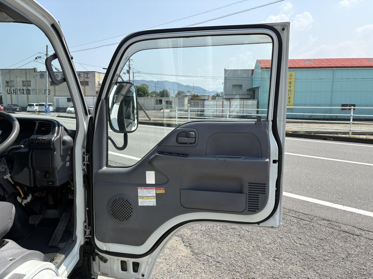 H18 タイタン 2t 3段クレーン|中古トラックの販売・買取・査定のアイナビ