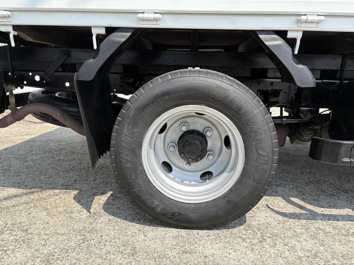 H18 タイタン 2t 3段クレーン|中古トラックの販売・買取・査定のアイナビ