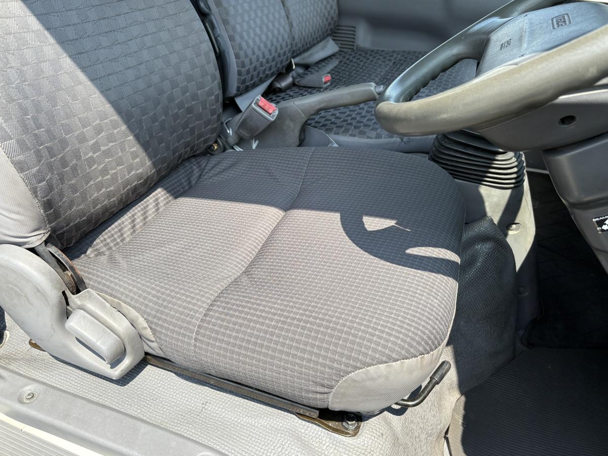 H18 タイタン 2t 3段クレーン|中古トラックの販売・買取・査定のアイナビ