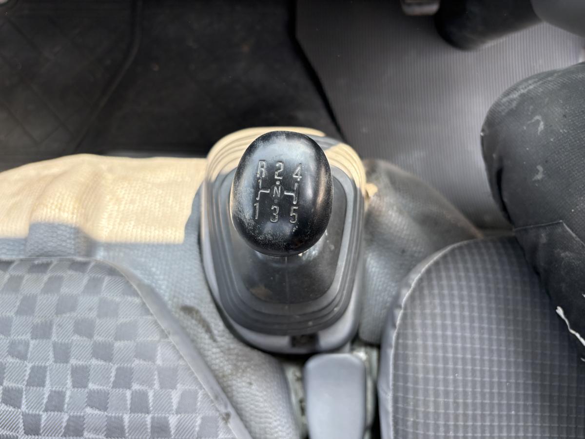 H18 タイタン 2t 3段クレーン|中古トラックの販売・買取・査定のアイナビ