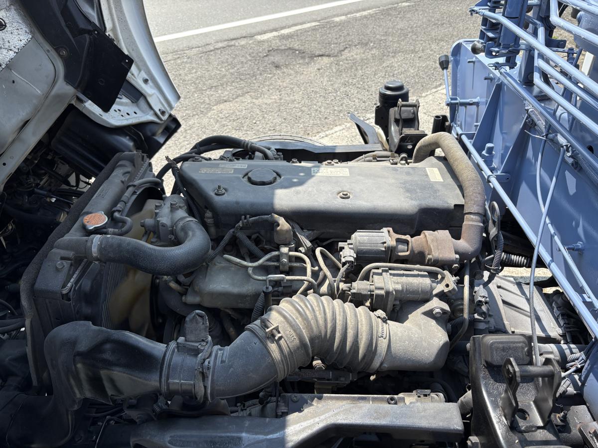 H18 タイタン 2t 3段クレーン|中古トラックの販売・買取・査定のアイナビ