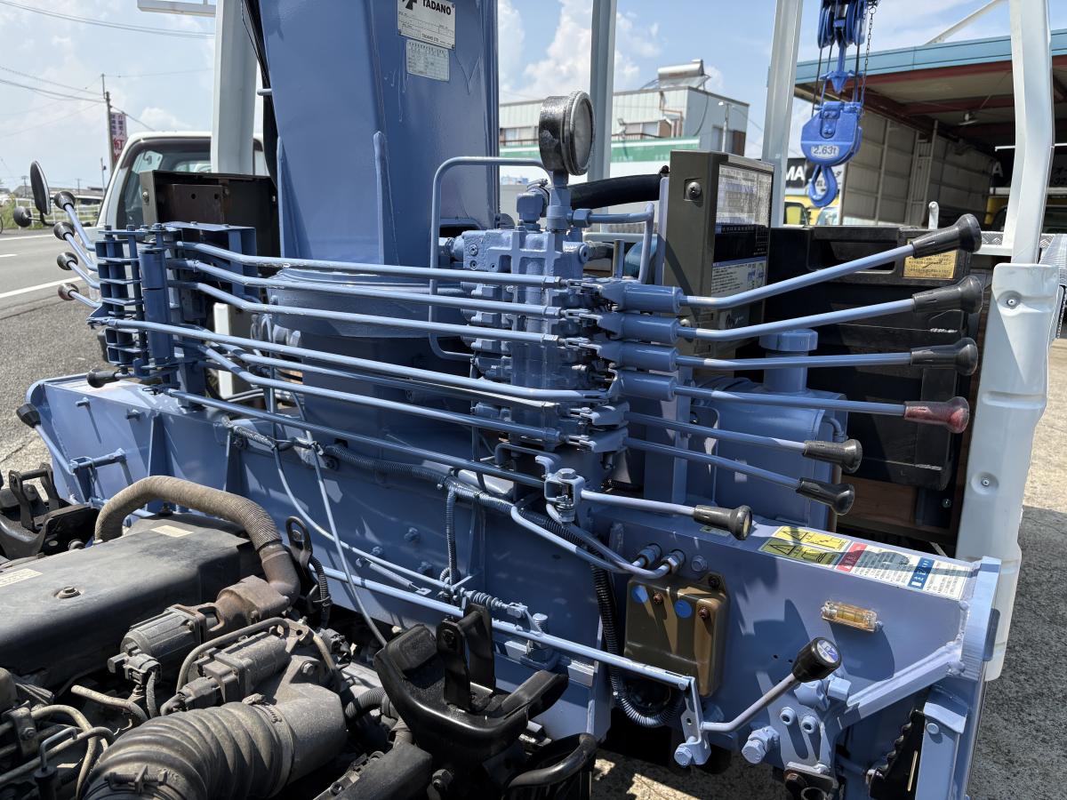 H18 タイタン 2t 3段クレーン|中古トラックの販売・買取・査定のアイナビ