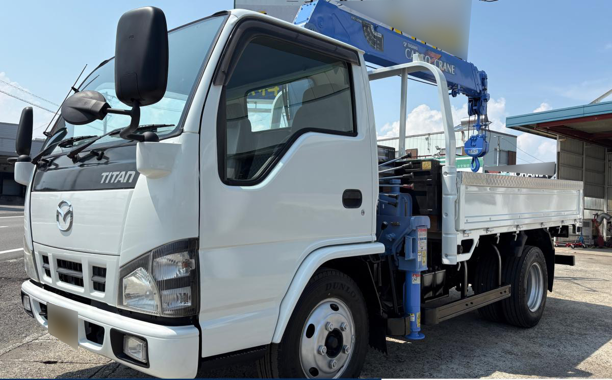 H18 タイタン 2t 3段クレーン|中古トラックの販売・買取・査定のアイナビ