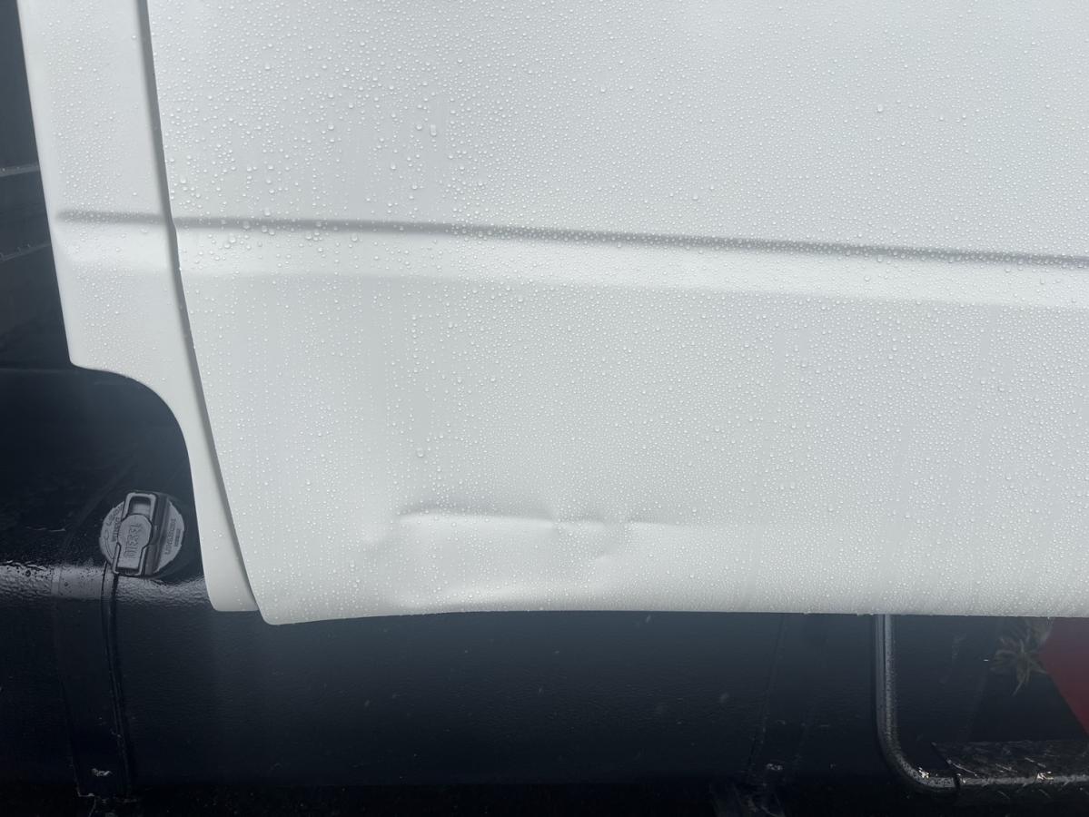 平成27年アトラスダブルキャブアルミバン切り替え4WD|中古トラックの販売・買取・査定のアイナビ