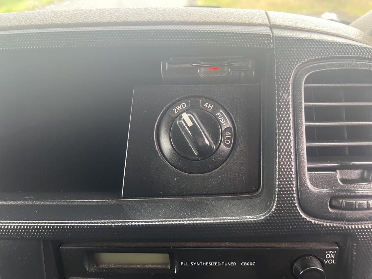 平成27年アトラスダブルキャブアルミバン切り替え4WD|中古トラックの販売・買取・査定のアイナビ