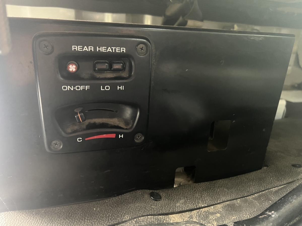 平成27年アトラスダブルキャブアルミバン切り替え4WD|中古トラックの販売・買取・査定のアイナビ