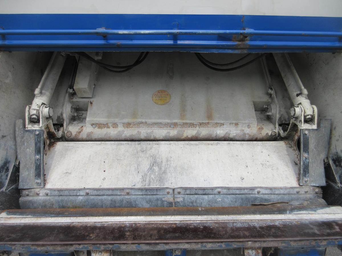 新明和 アームロール プレスコンテナ 増トン 車検付 !!|中古トラックの販売・買取・査定のアイナビ