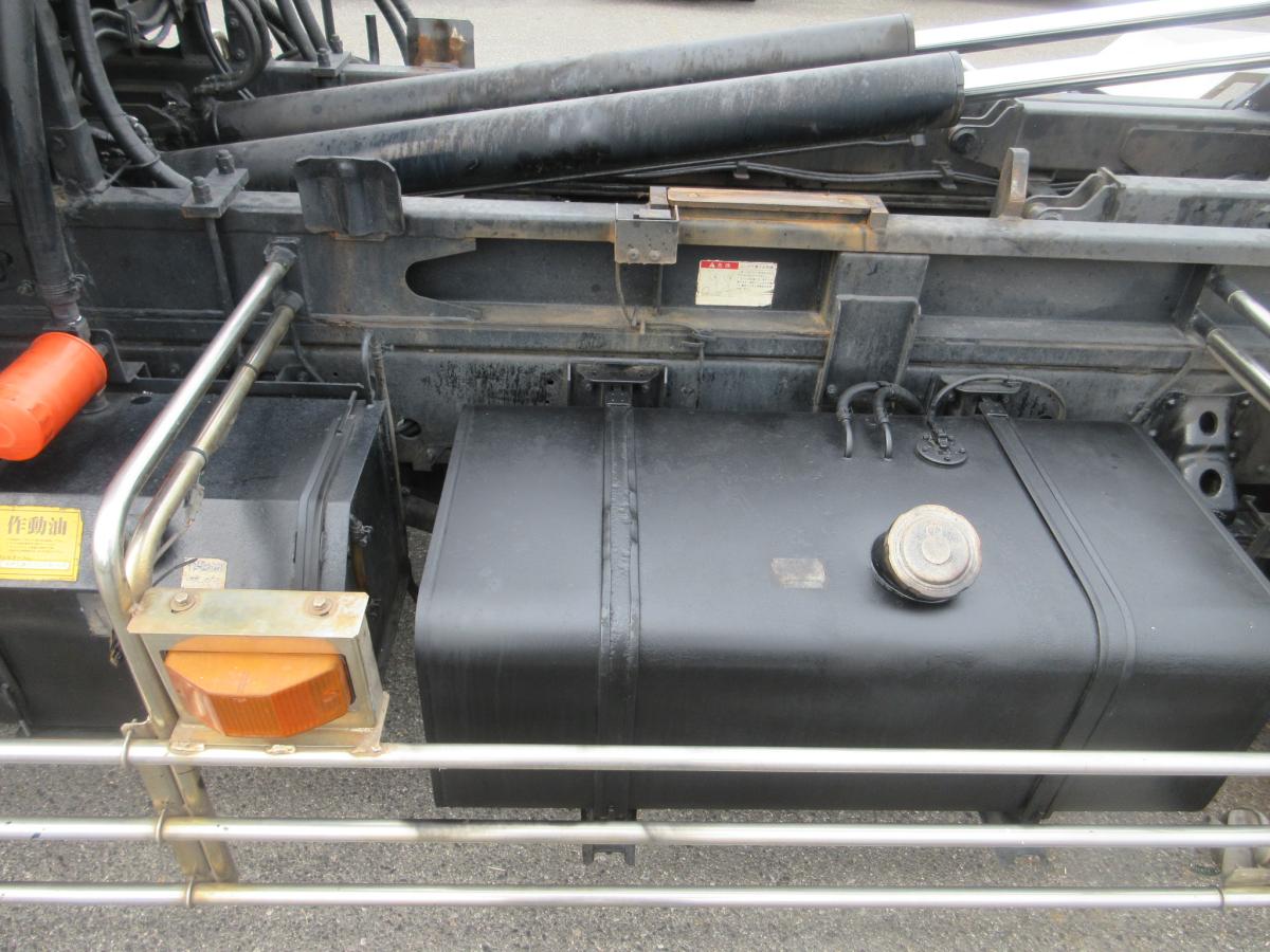 新明和 アームロール プレスコンテナ 増トン 車検付 !!|中古トラックの販売・買取・査定のアイナビ