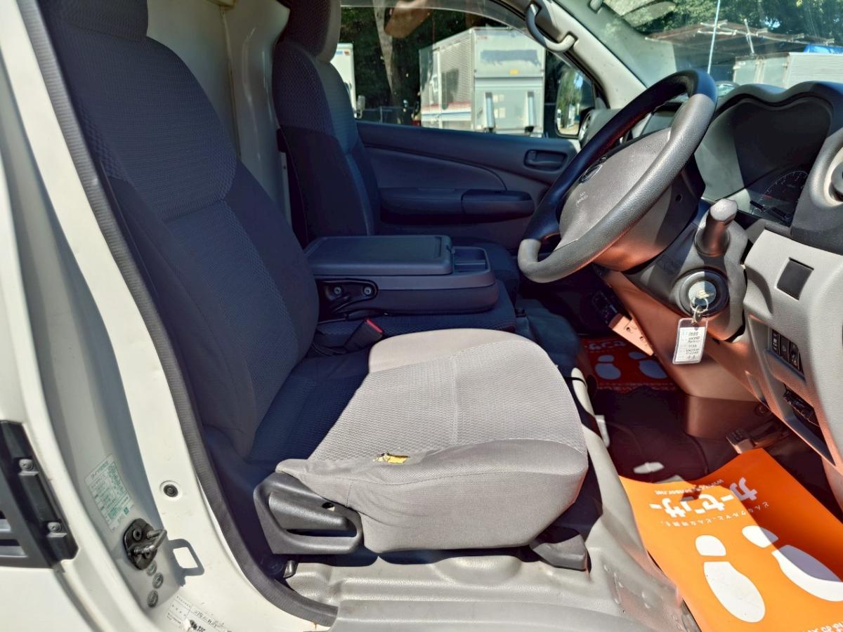 2.5クールバンDXロングボデイディーゼル車ナビ付ETC|中古トラックの販売・買取・査定のアイナビ