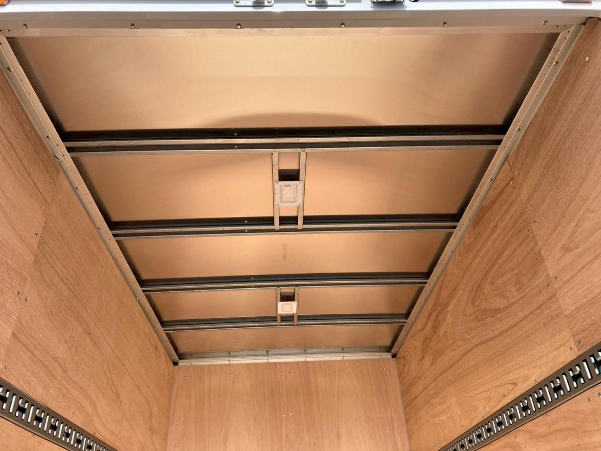 ☆未使用車 標準/10尺 純正ナビ ラッシング2段|中古トラックの販売・買取・査定のアイナビ