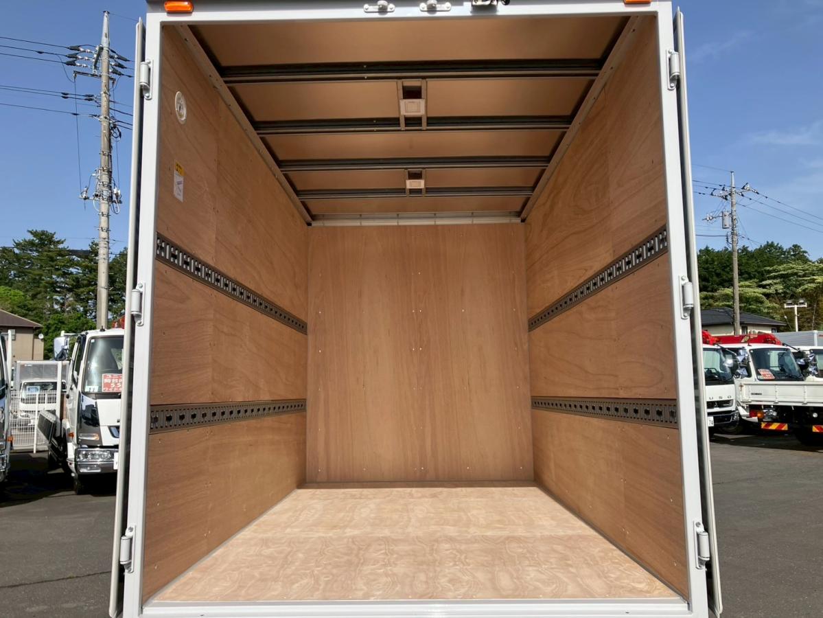 ☆未使用車 標準/10尺 純正ナビ ラッシング2段|中古トラックの販売・買取・査定のアイナビ