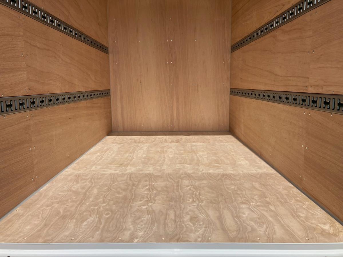 ☆未使用車 標準/10尺 純正ナビ ラッシング2段|中古トラックの販売・買取・査定のアイナビ