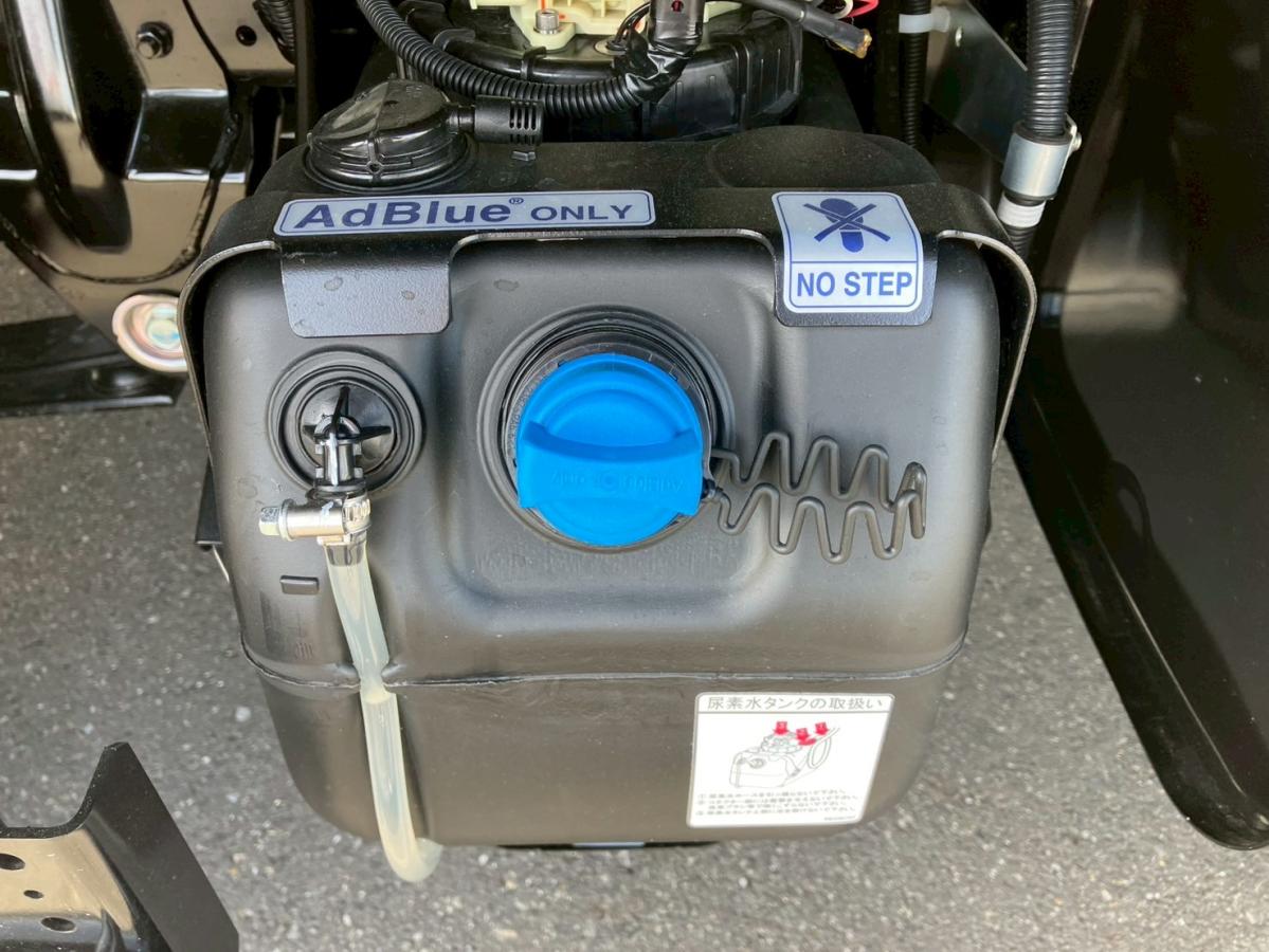 ☆未使用車 標準/10尺 純正ナビ ラッシング2段|中古トラックの販売・買取・査定のアイナビ