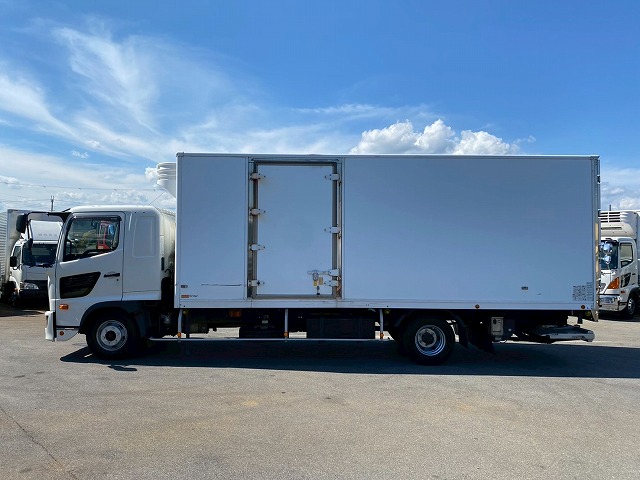 ワンオーナー菱重コールドチェーンR404Aフルキャブ6速MT|中古トラックの販売・買取・査定のアイナビ