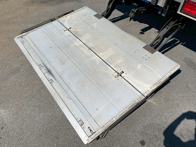 ワンオーナー菱重コールドチェーンR404Aフルキャブ6速MT|中古トラックの販売・買取・査定のアイナビ