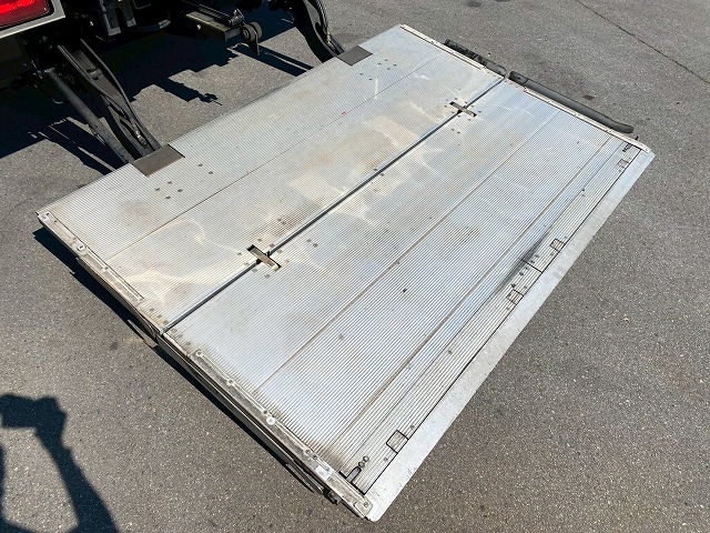 ワンオーナー菱重コールドチェーンR404Aフルキャブ6速MT|中古トラックの販売・買取・査定のアイナビ