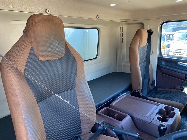 ワンオーナー菱重コールドチェーンR404Aフルキャブ6速MT|中古トラックの販売・買取・査定のアイナビ