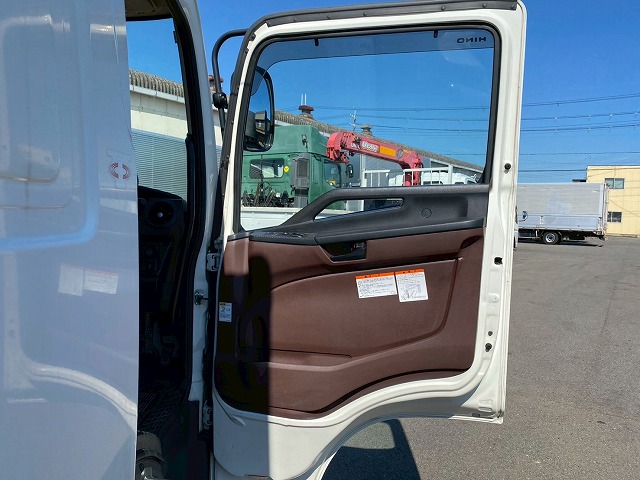 ワンオーナー菱重コールドチェーンR404Aフルキャブ6速MT|中古トラックの販売・買取・査定のアイナビ