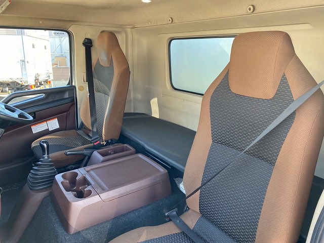 ワンオーナー菱重コールドチェーンR404Aフルキャブ6速MT|中古トラックの販売・買取・査定のアイナビ