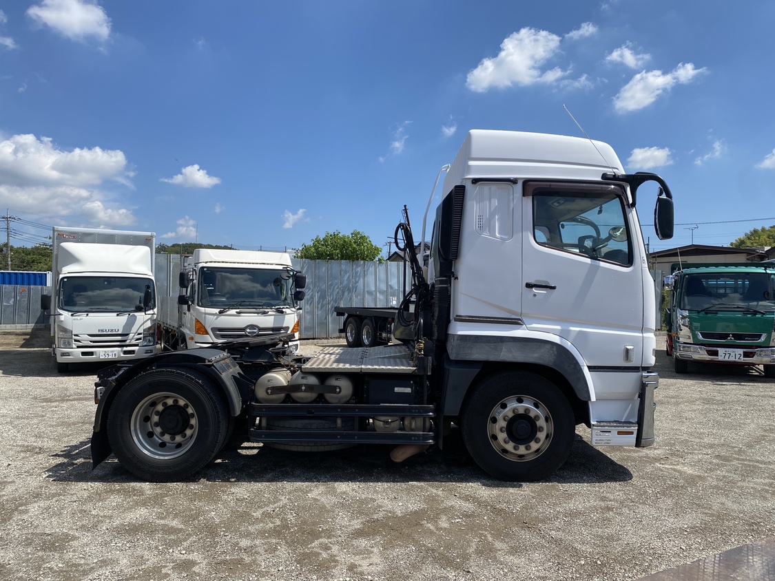 H27年式 ハイルーフトラクタ、車検付 マニュアル車|中古トラックの販売・買取・査定のアイナビ