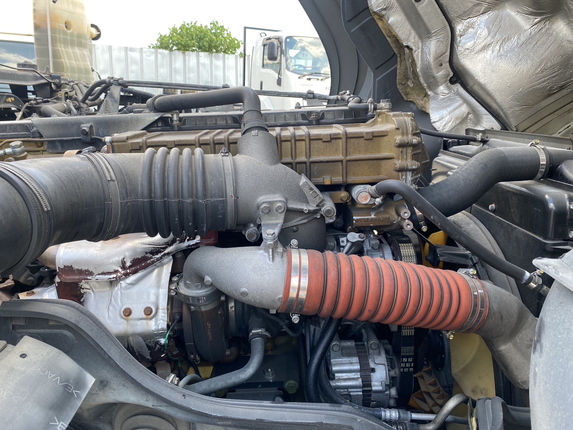 H27年式 ハイルーフトラクタ、車検付 マニュアル車|中古トラックの販売・買取・査定のアイナビ