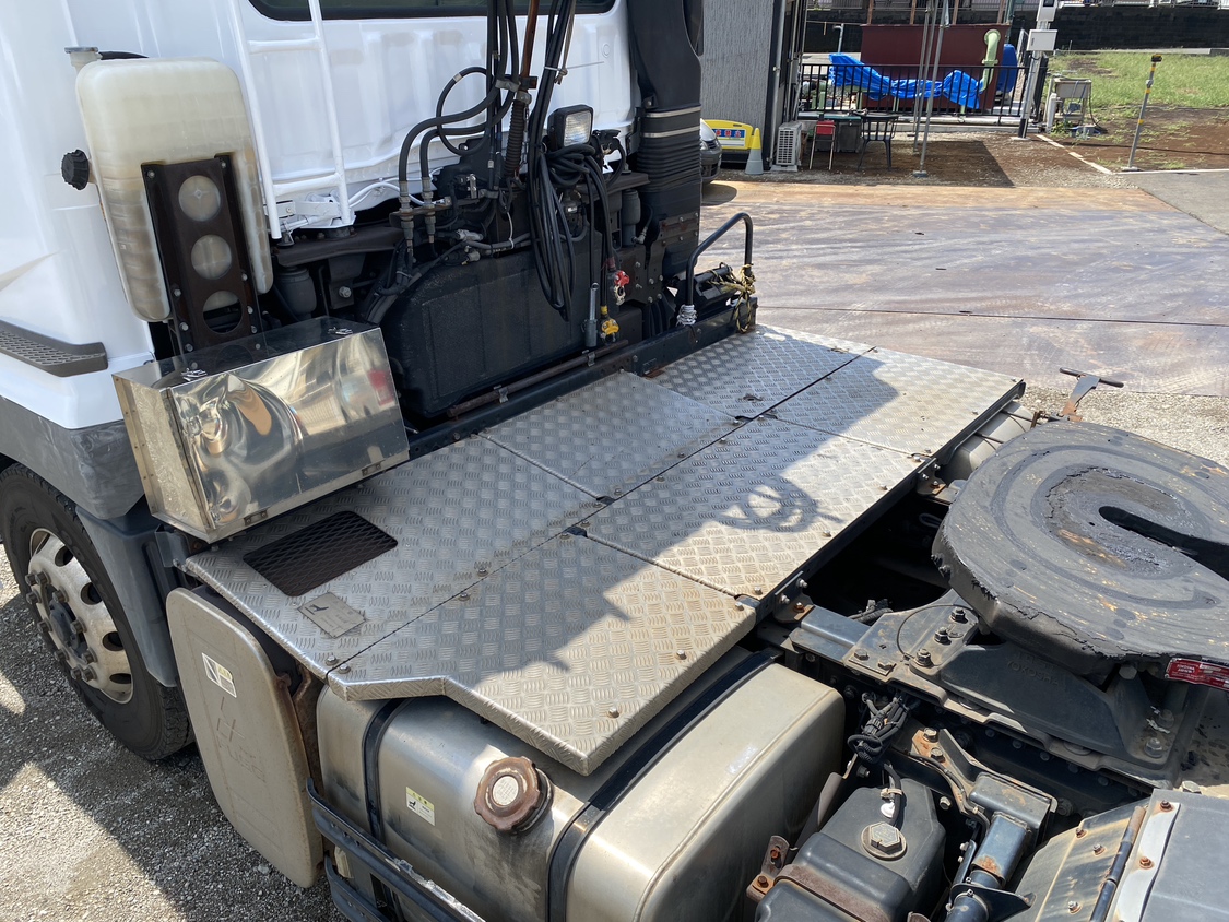 H27年式 ハイルーフトラクタ、車検付 マニュアル車|中古トラックの販売・買取・査定のアイナビ