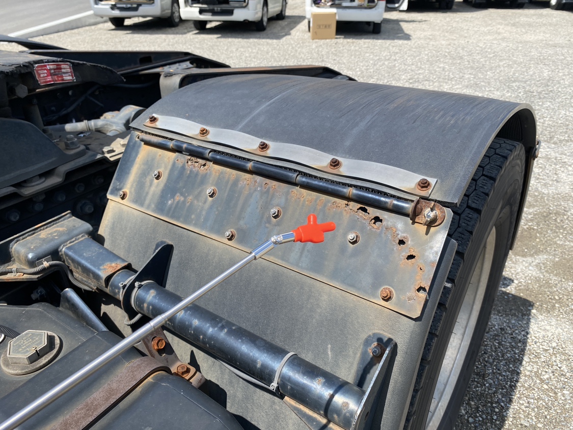 H27年式 ハイルーフトラクタ、車検付 マニュアル車|中古トラックの販売・買取・査定のアイナビ