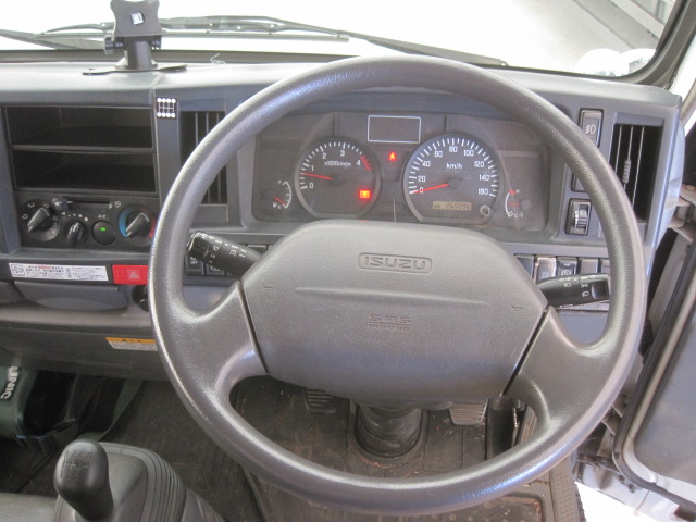 5段ブームリアジャッキ付ラジコン付ショートボディ床縞板|中古トラックの販売・買取・査定のアイナビ