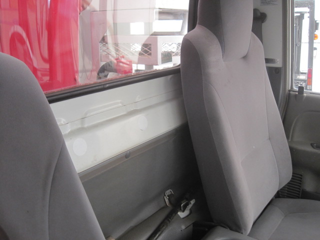 5段ブームリアジャッキ付ラジコン付ショートボディ床縞板|中古トラックの販売・買取・査定のアイナビ