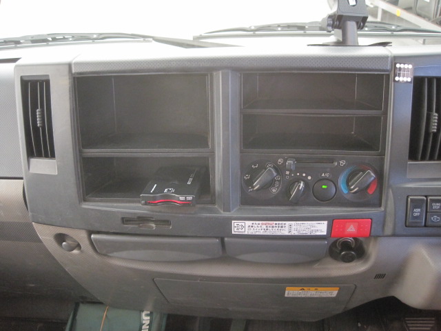 5段ブームリアジャッキ付ラジコン付ショートボディ床縞板|中古トラックの販売・買取・査定のアイナビ