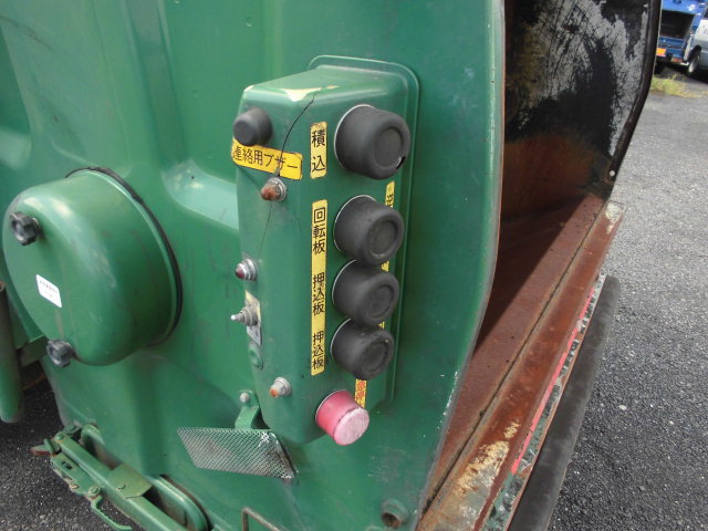 4Tパッカー車回転式ダンプ式塵芥車新明和2.55T積載|中古トラックの販売・買取・査定のアイナビ