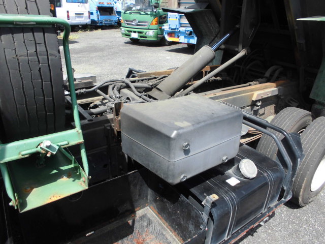 4Tパッカー車回転式ダンプ式塵芥車新明和2.55T積載|中古トラックの販売・買取・査定のアイナビ