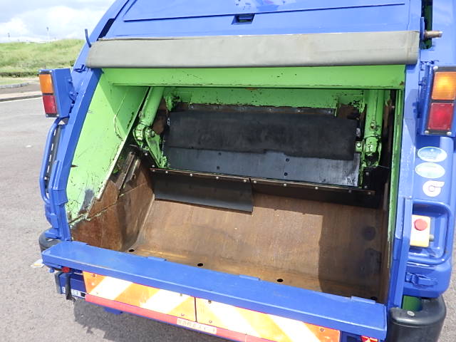 いすゞ 平成24年式 塵芥車 4.3立米 プレス式|中古トラックの販売・買取・査定のアイナビ