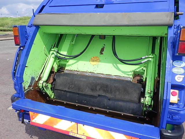 いすゞ 平成24年式 塵芥車 4.3立米 プレス式|中古トラックの販売・買取・査定のアイナビ