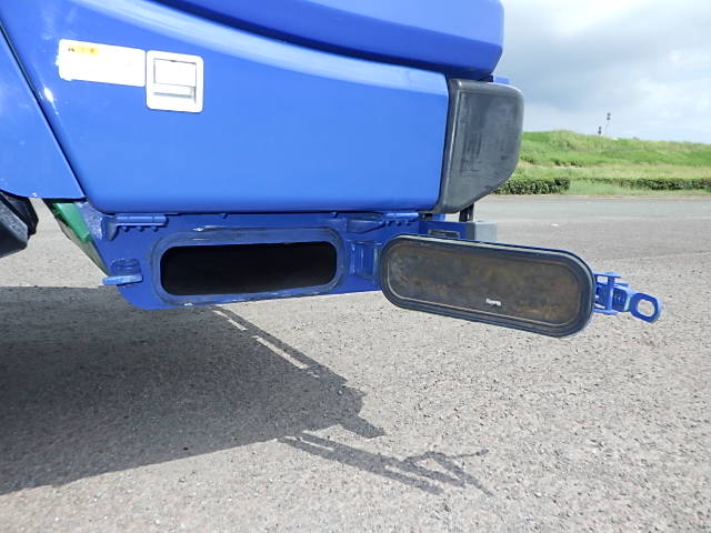 いすゞ 平成24年式 塵芥車 4.3立米 プレス式|中古トラックの販売・買取・査定のアイナビ