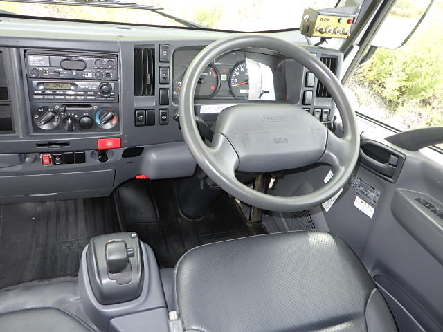 いすゞ 平成24年式 塵芥車 4.3立米 プレス式|中古トラックの販売・買取・査定のアイナビ