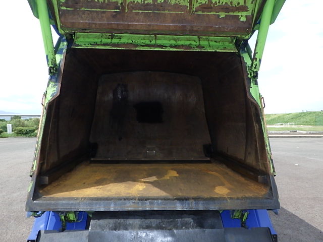 いすゞ 平成24年式 塵芥車 4.3立米 プレス式|中古トラックの販売・買取・査定のアイナビ