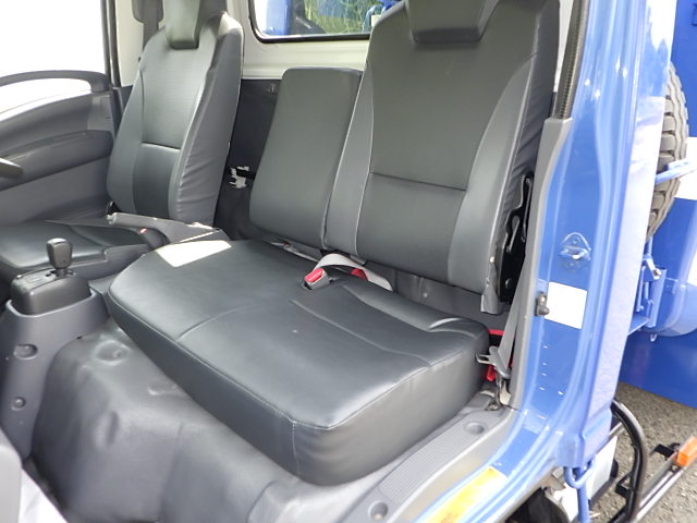 いすゞ 平成24年式 塵芥車 4.3立米 プレス式|中古トラックの販売・買取・査定のアイナビ