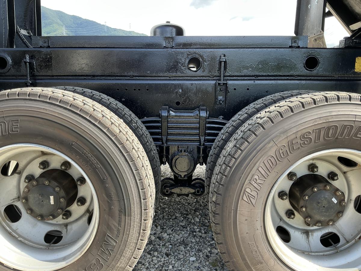 ★H19イスズギガ深ダンプ22トン車|中古トラックの販売・買取・査定のアイナビ